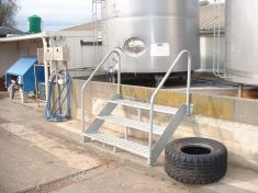 ROTARY MILKING PLATFORMS